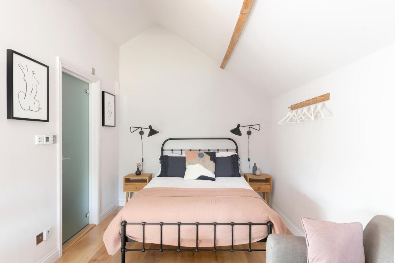 The Hayloft By Black Door Stays บาธ ภายนอก รูปภาพ