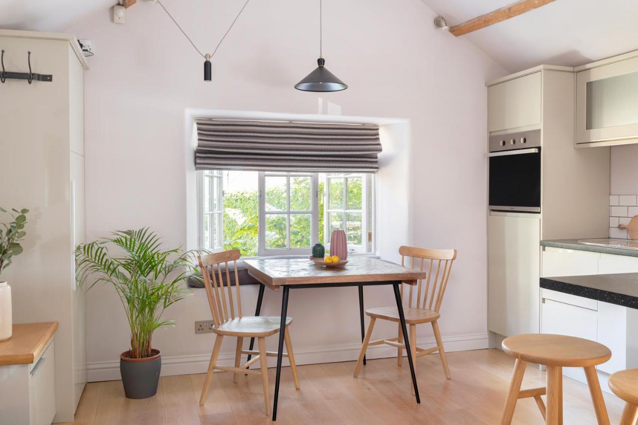 The Hayloft By Black Door Stays บาธ ภายนอก รูปภาพ