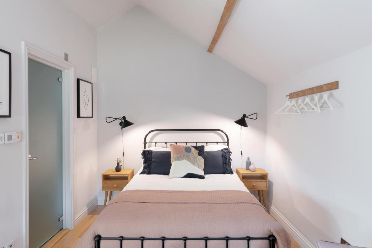 The Hayloft By Black Door Stays บาธ ภายนอก รูปภาพ